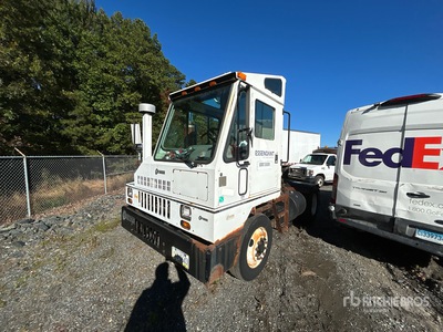 2000 Ottawa CYT30 4x2 Spotter Truck