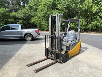 2019 Jungheinrich EFG220 4410 lb Chariot Élévateur Électrique