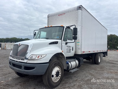 2018 International 4300 4x2 Camion fourgon