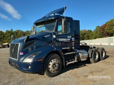 2019 Volvo VNR300 6x4 T/A Day Cab Truck Tractor