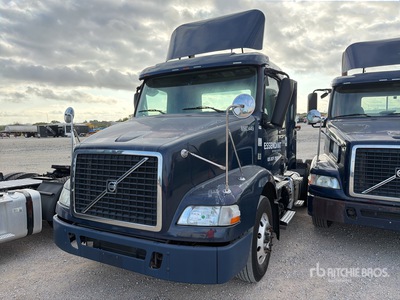 2014 Volvo VNM64T200 6x4 Ciągnik siodłowy T/A z kabiną dzienną