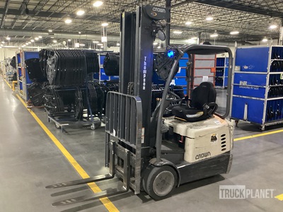2019 Crown SC5225-30TT 2700 lb Chariot Élévateur Électrique