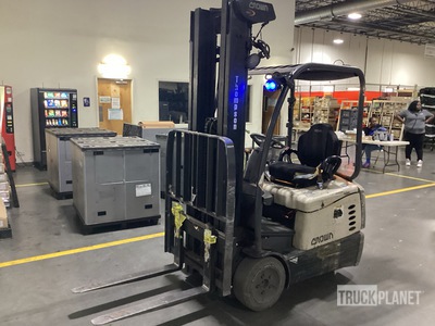 2019 Crown SC5225-30TT 2700 lb Chariot Élévateur Électrique