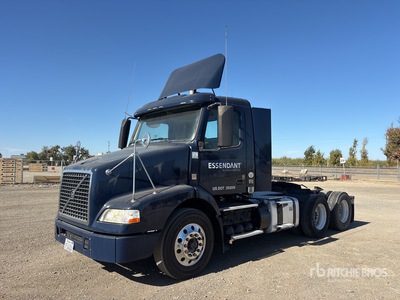 2014 Volvo VNM 6x4 Ciągnik siodłowy T/A z kabiną dzienną
