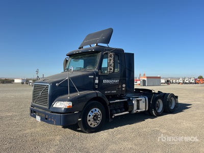 2014 Volvo VNM 6x4 Ciągnik siodłowy T/A z kabiną dzienną