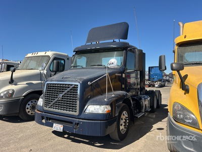 2014 Volvo VNM 6x4 Ciągnik siodłowy T/A z kabiną dzienną