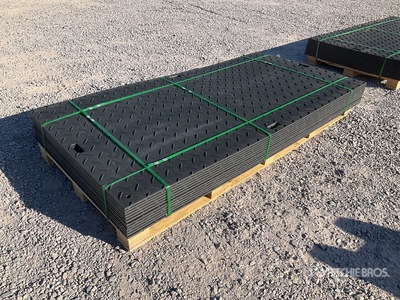 Quantity of (12) 2026 SKLP SK-LJB12 Tapete de Proteccion de Suelo de Alta Resistencia (Sin Usar) / 95 in x 47 in Polyethylene Traffic Plates (Unused)