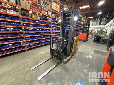 2019 Jungheinrich ETR235 3500 lb Chariot Élévateur Électrique