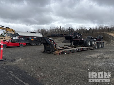 Trail King Tri/A Removable Gooseneck Lowboy Trailer w/ T/A Jeep S/A Booster Axle