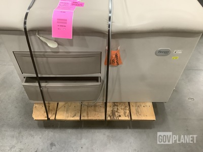 Brewer 5000/5001 Examination Table