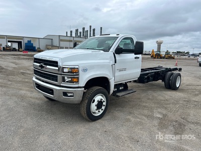 2024 Chevrolet Silverado 5500HD 4x4 Cab & Chassis