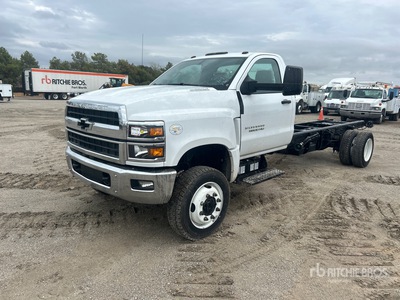 2024 Chevrolet Silverado 5500HD 4x4 Cab & Chassis