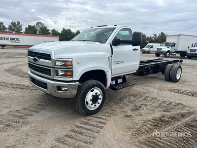 2024 Chevrolet Silverado 5500HD 4x4 Cab & Chassis