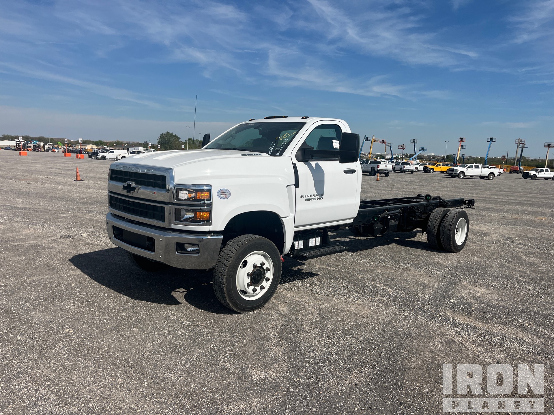 2024 Chevrolet Silverdo 5500HD 4x4 4x4 Cabine et châssis (Unused)
