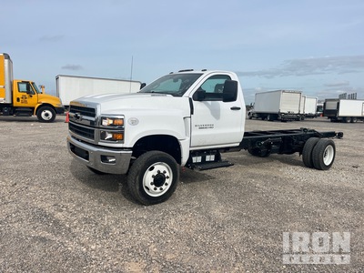 2024 Chevrolet Silverado 5500HD 4x4 を見 Cab and Chassis (Unused)