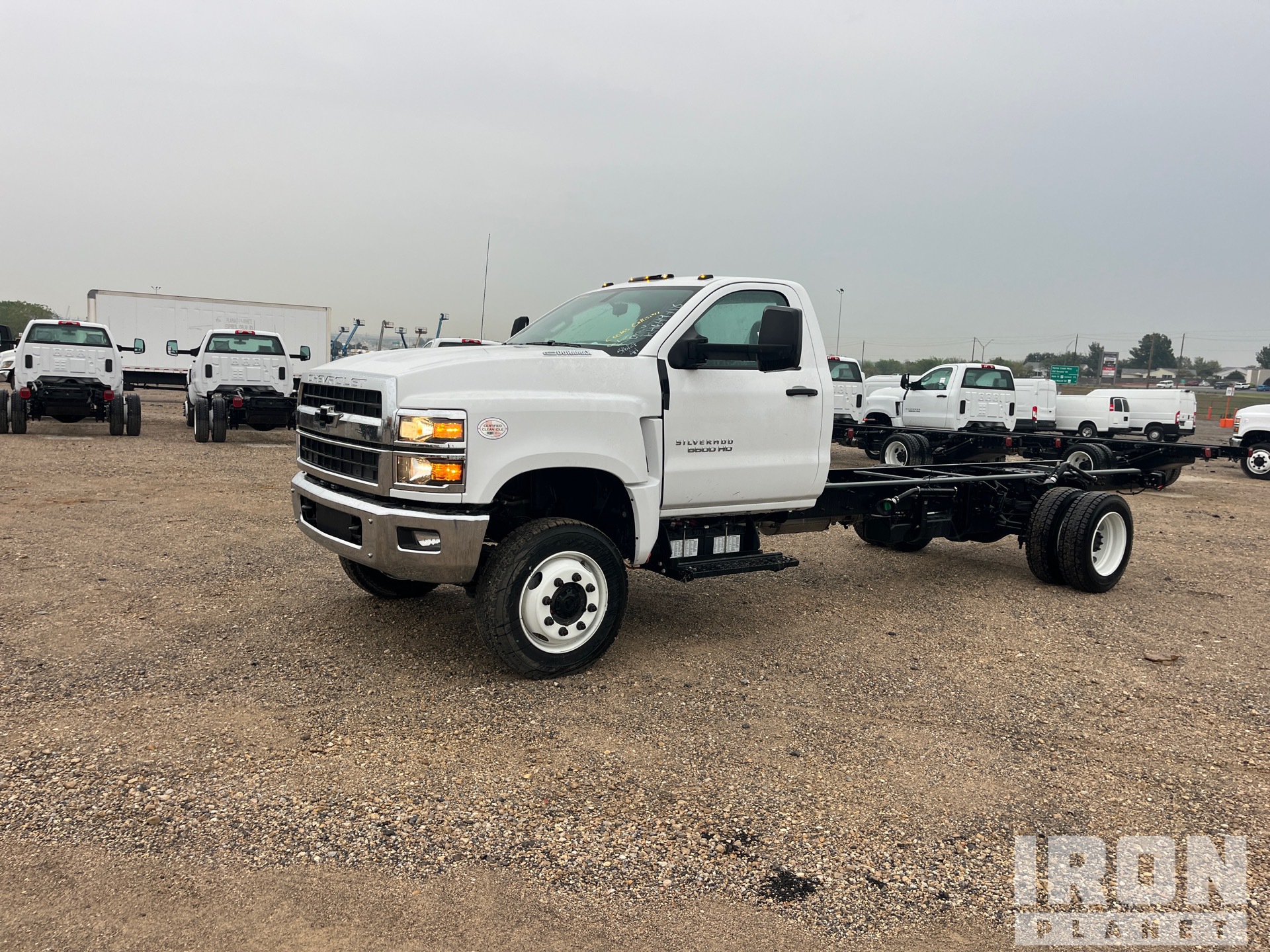 2024 Chevrolet Silverado 5500HD 4x4 Cab & Chassis (Unused)
