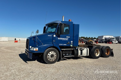 2013 Volvo VNM 6x4 T/A Day Cab Truck Tractor