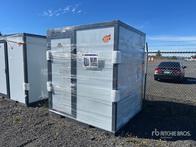 6 ft 3 in x 6 ft 11 in Tragbare Toilette (Unused)