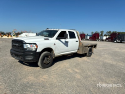 2022 Ram 3500 4x2 Crew Cab Ciężarówka z płaską platformą