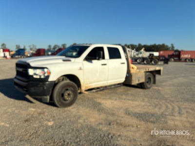2022 Ram 3500 4x2 Crew Cab Ciężarówka z płaską platformą