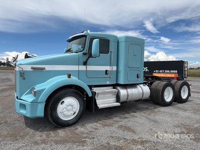 2015 Kenworth T800 6x4 Tractocamion con Dormitorio / T/A Sleeper Truck Tractor