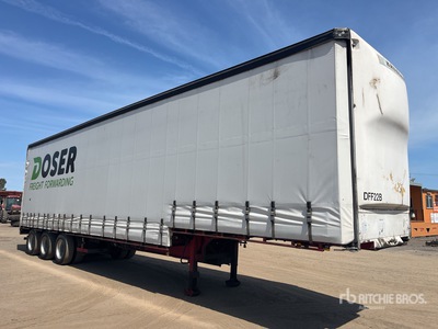 2002 Kruger 13.3 m Tri/A Step Deck مقطورة جانبية بستائر