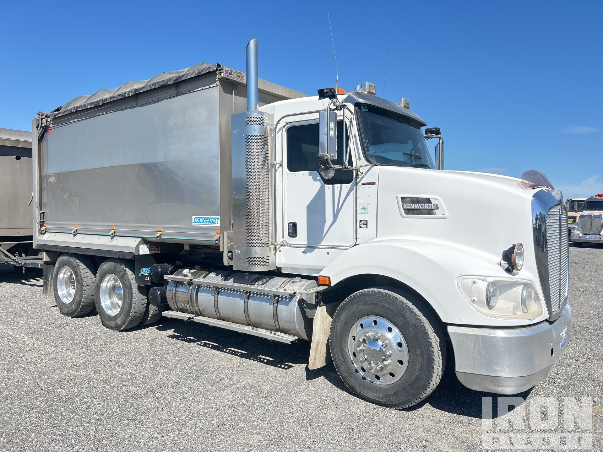2015 Kenworth T409SAR 6x4 T/A Dump Truck