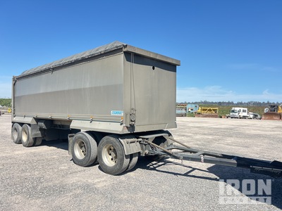 2015 Sloanebuilt 8.3 m Quad Dog End Dump Trailer