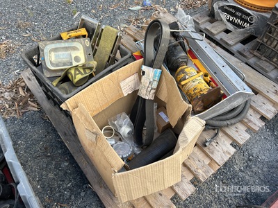 Quantity of Truck Straps & Lift Jack