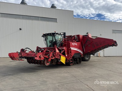 2011 Grimme Maxtron 620 Self-Propelled 6 Row Sugar Beet Harvester