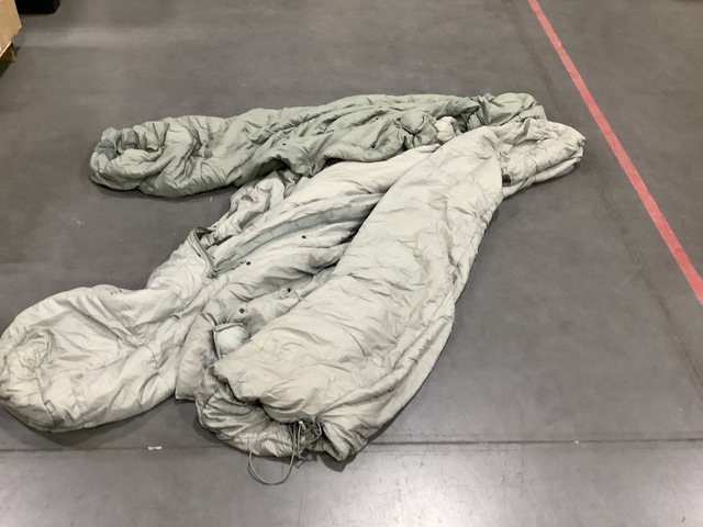 (40) Sleeping Bags (40) Sleeping Bags