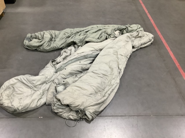 (41) Sleeping Bags (41) Sleeping Bags
