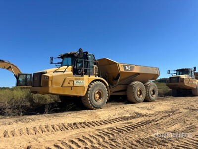 2017 Cat 745 Dumper articolato