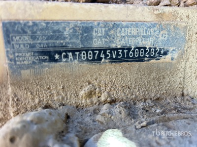 2017 Cat 745 شاحنة قلابة مفصلية