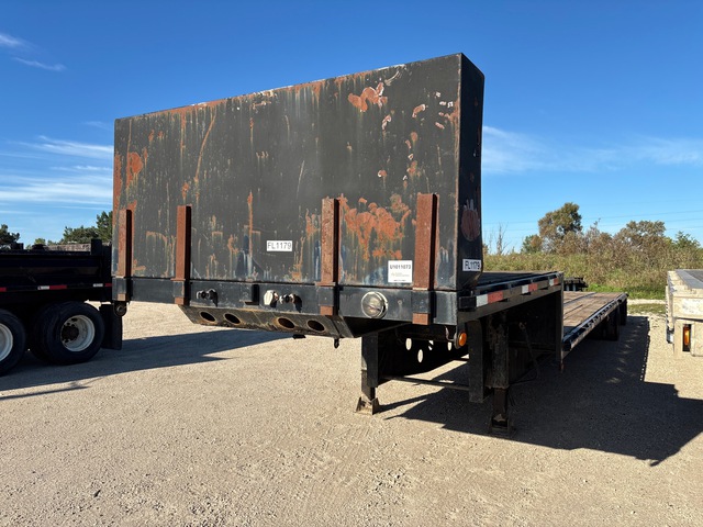 2001 Doonan 482DB140 80000 lb 48 ft T/A Spread Axle Step Deck Trailer