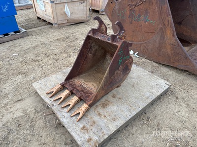 EFI 16 in Q/C Digging Excavator Bucket - Fits 5 Ton Mini Excavator