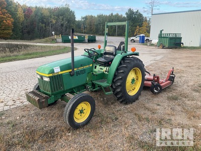 John Deere Trattore agricolo 2RM