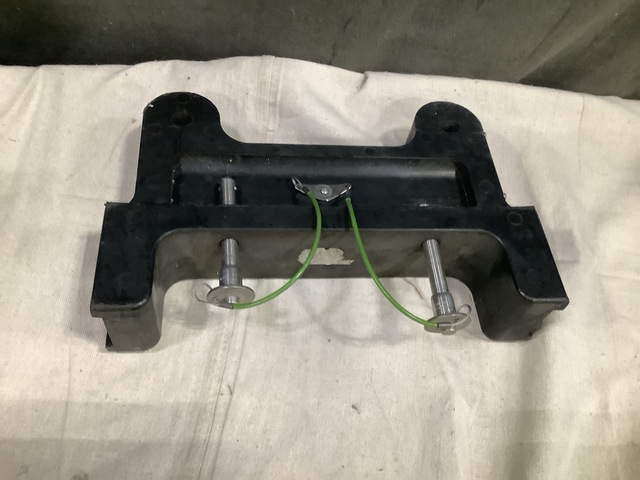 (6) Commander 665AS900 Ground Handling Equipment Adapters
