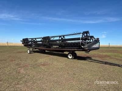 2009 MacDon FD70 35 ft Flex Draper Tête de moissonneuse/batteuse