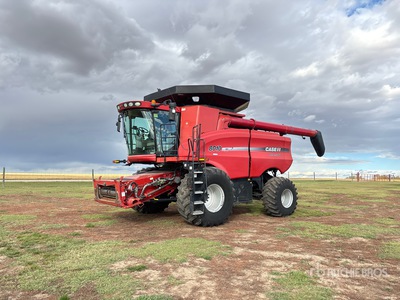 2007 Case IH Axial-Flow 8010 Combine Harvester