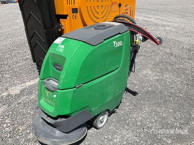 2019 Tennant T300 Walk-Behind Electric Limpiadora de Pisos / Floor Sweeper