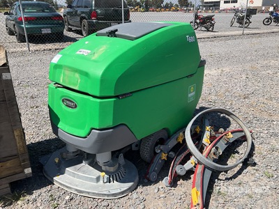 Tennant T600E Limpiadora de Suelos (INOPERABLE) / Floor Sweeper (Inoperable)