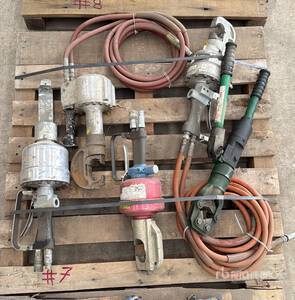 Quantity of (5) Lote de Ponchadoras / Clamps Divers - Outils à main