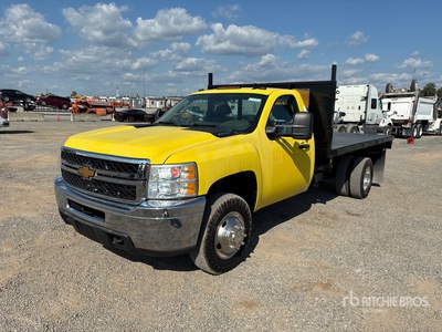 2013 Chevrolet Silverado 3500HD 4x4 Flatbed Dump Truck