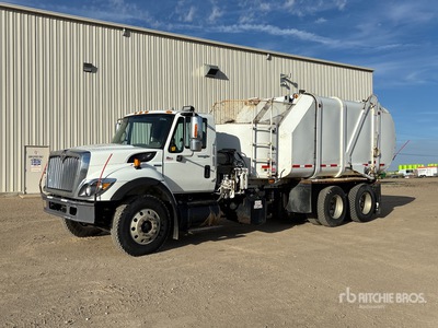 2009 International 7500SBA 6x4 Camión recolector de residuos