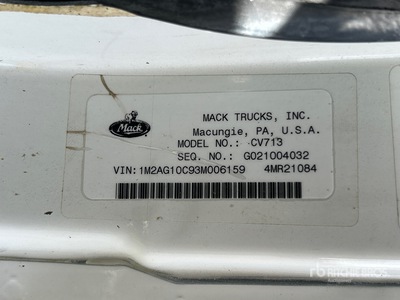 2003 Mack CV713 Camion à eau