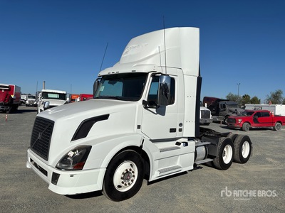 2015 Volvo VNL300 6x4 トラックトラクター(T/A)