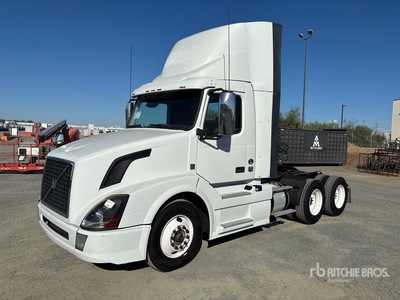 2016 Volvo VNL300 6x4 3-Achs Sattelzugmaschine