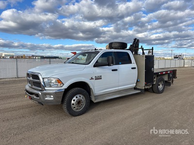 2015 Hiab 033T 2310 kg on 2018 Ram 3500 SLT 4x4 Crew Cab Autocarro con braccio sollevamento