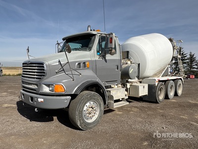 2006 Sterling LT9500 8x6 شاحنة خلاط